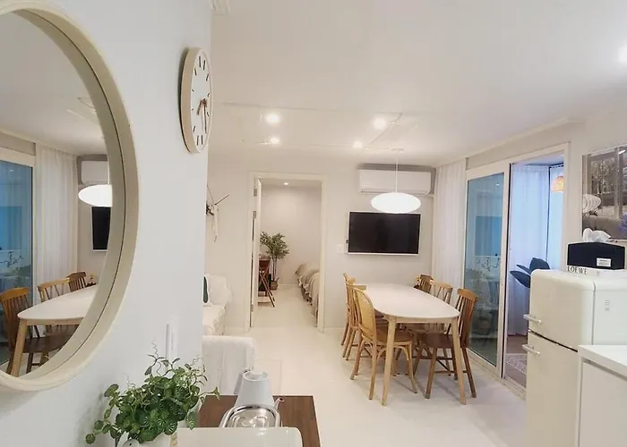 Open Sale, Song Park, Airport Railroad, Hongdae Station, Yeontral Park, 7 People, Queen Bed, Air Conditioner In Each Room, Dryer, Wifi, Foreigners Only Appartement *