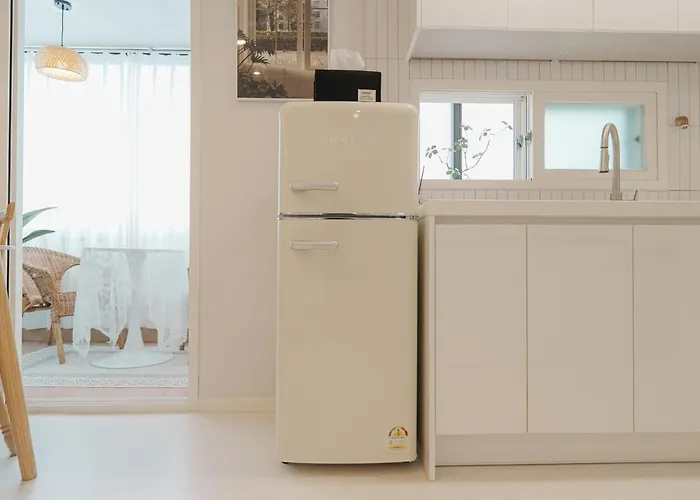 Open Sale, Song Park, Airport Railroad, Hongdae Station, Yeontral Park, 7 People, Queen Bed, Air Conditioner In Each Room, Dryer, Wifi, Foreigners Only * Séoul