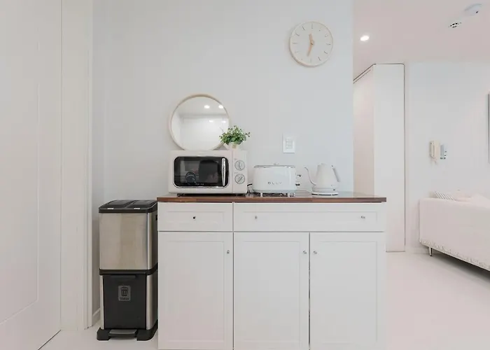Open Sale, Song Park, Airport Railroad, Hongdae Station, Yeontral Park, 7 People, Queen Bed, Air Conditioner In Each Room, Dryer, Wifi, Foreigners Only * Séoul
